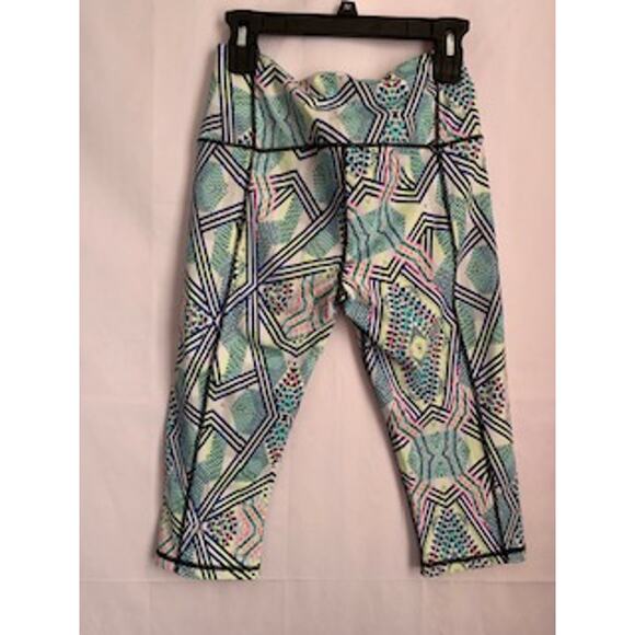 Victoria's Secret Sport Medium Knockout Crop Legging  Multi Color - Picture 5 of 5